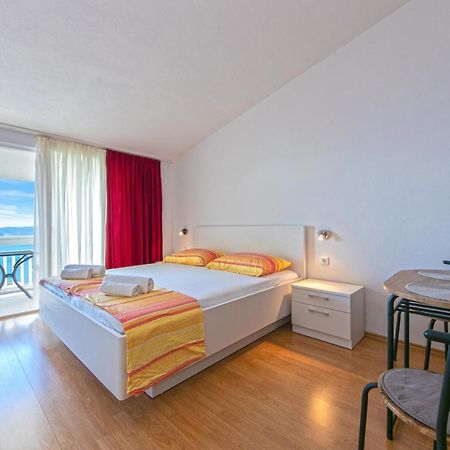 Adria Brela Apartments Bagian luar foto