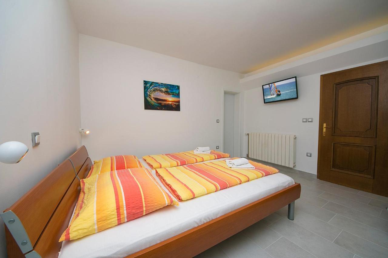Adria Brela Apartments Bagian luar foto