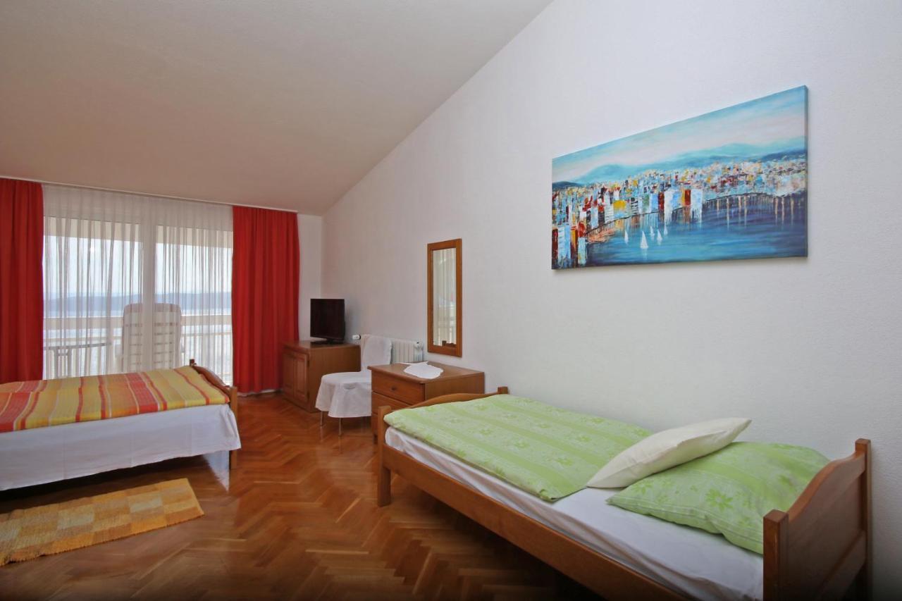 Adria Brela Apartments Bagian luar foto