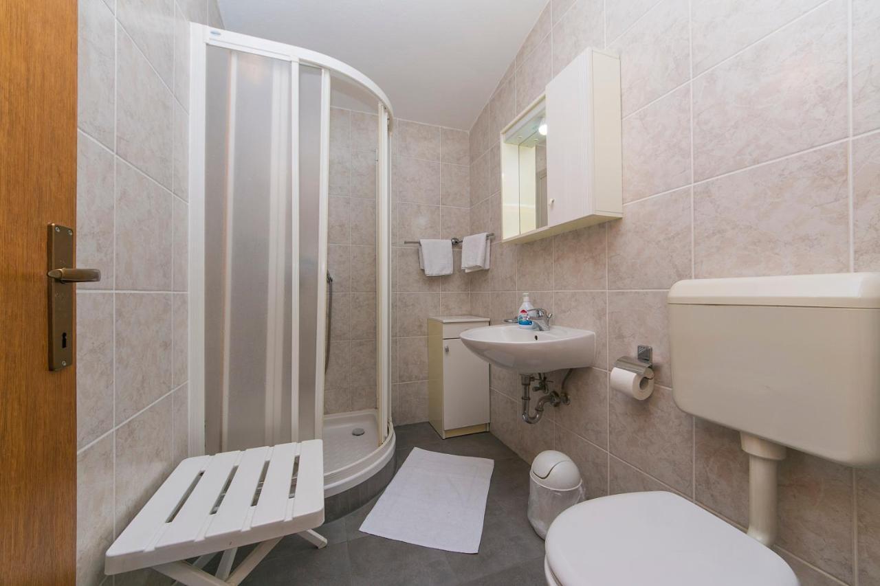 Adria Brela Apartments Bagian luar foto