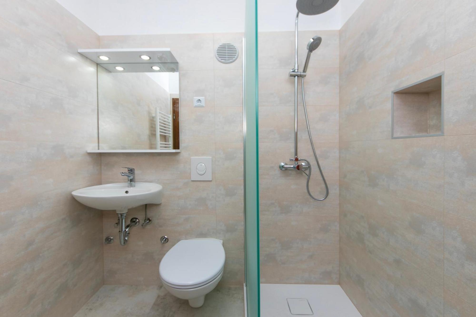Adria Brela Apartments Bagian luar foto