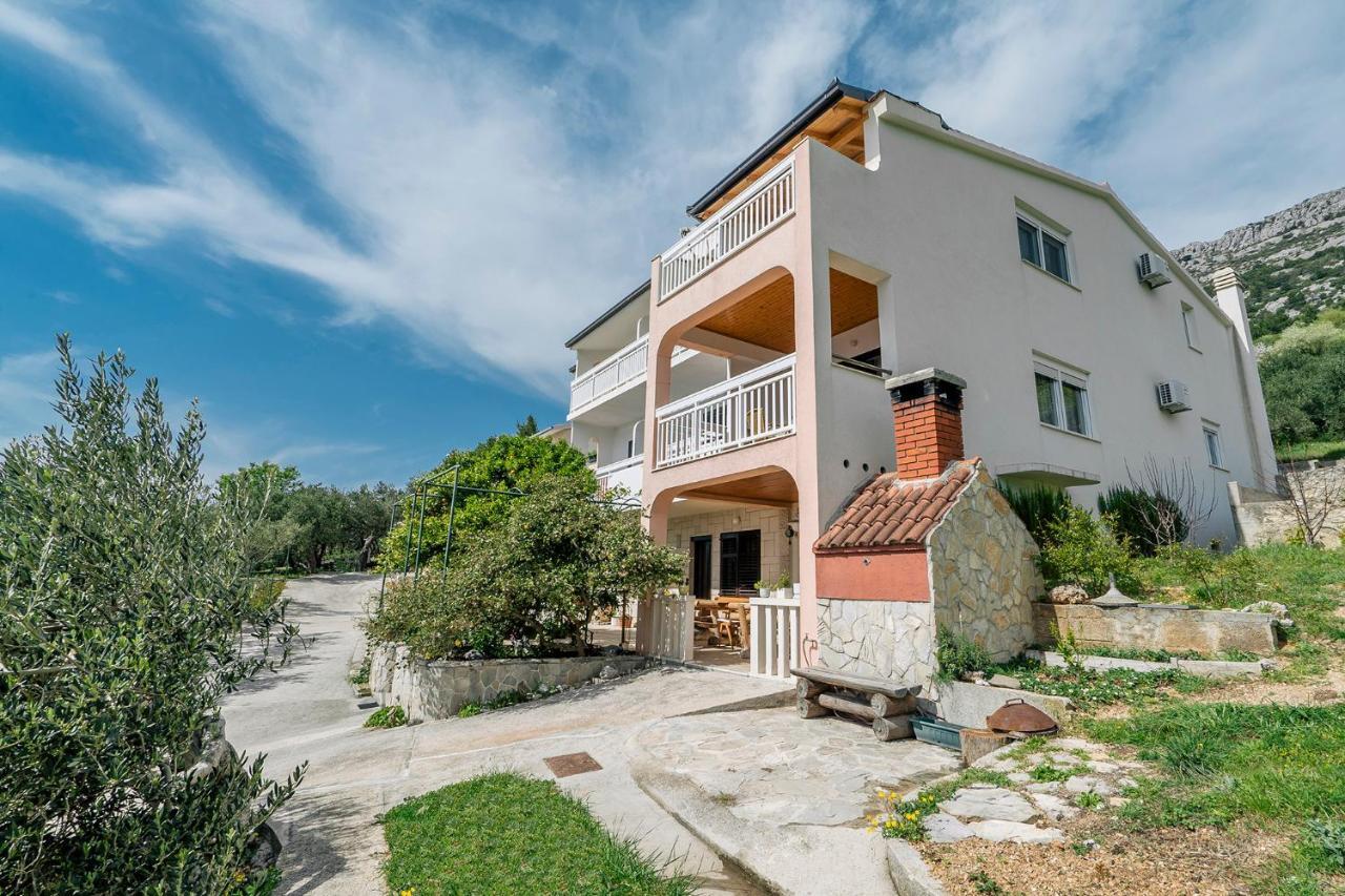 Adria Brela Apartments Bagian luar foto